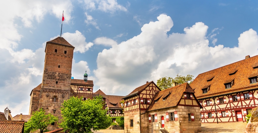 Seit Jahrhunderten am selben Platz, der Nürnberger Frauentorturm