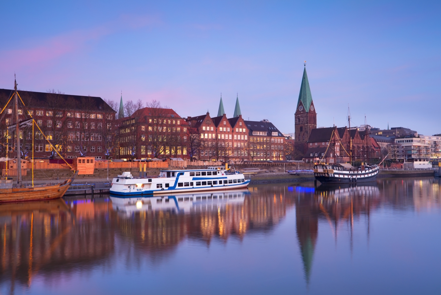 Bei einem gemeinsamen Ausflug auf dem Wasser können Sie und Ihre Kollegen kreativ werden.