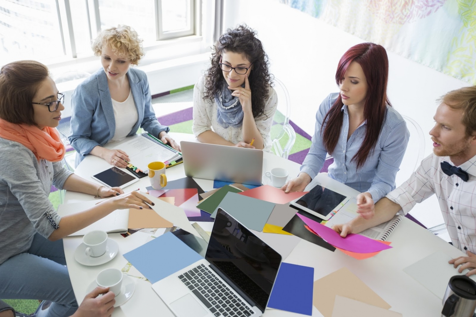 Gemeinsam den Arbeitsplan gestalten bietet wertvolles Teambuilding. 